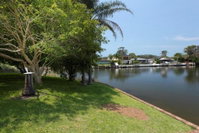 LAKE HOUSE ON ELOUERA