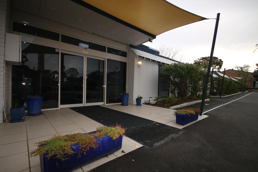Lake Munmorah NSW Hotel WA