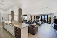 Book Mulwala Accommodation Vacations Hotel WA Hotel WA