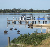 Lakes Waterfront Motel and Cottages with King Beds - Hotel WA