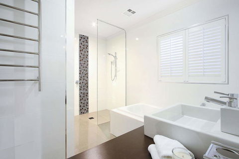 Lang Street Luxury Retreat - Mulwala - Hotel WA 2