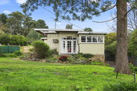 Book Kilsyth Accommodation Vacations Hotel WA Hotel WA