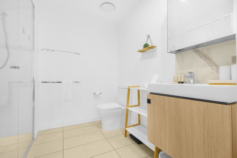 Luxe Apartment With Balcony And Pool Near Galleries - Hotel WA 3