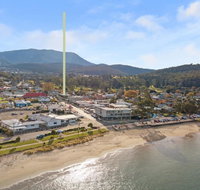 Luxurious Apartment A Stones Throw From The Beach - Hotel WA
