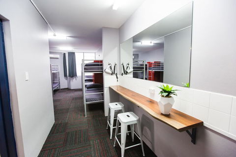 Mad Monkey Backpackers Waterfront - Hotel WA 2