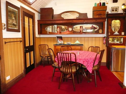 Madam Saddler - On Fraser Clunes - Hotel WA 3