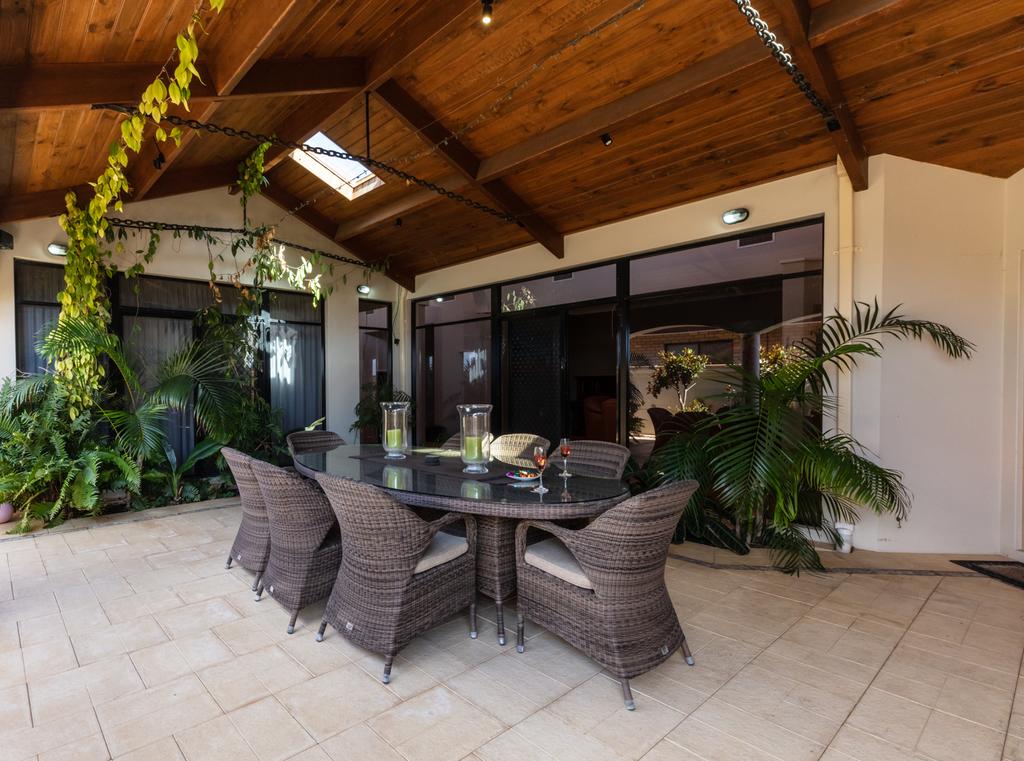 Beachlands WA Hotel WA