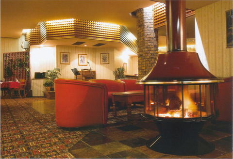 McNevins Warwick Motel - Hotel WA 2