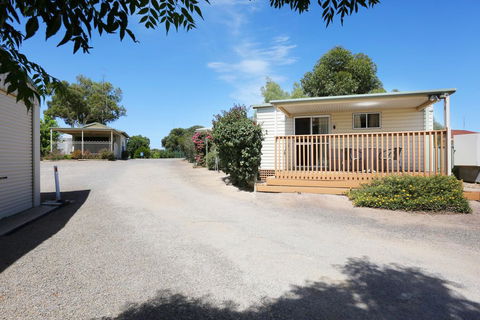 Moonta Bay Accommodation - Hotel WA 0