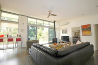 Moriarty Studio - chic couples retreat