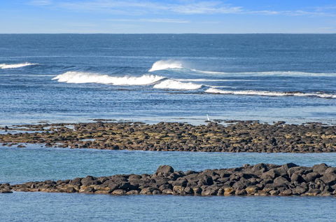 Moyan - Standing Tall At The Edge Of The Indian Ocean - Hotel WA 2
