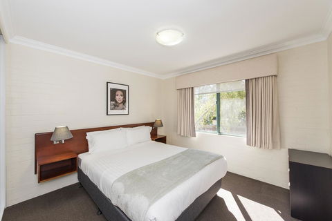 Subiaco Village 30 - Hotel WA 14