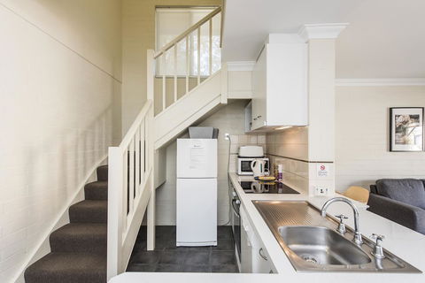 Subiaco Village 30 - Hotel WA 21