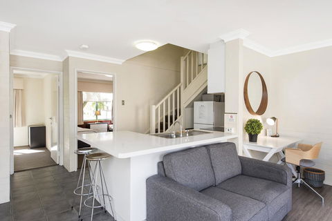 Subiaco Village 30 - Hotel WA 4