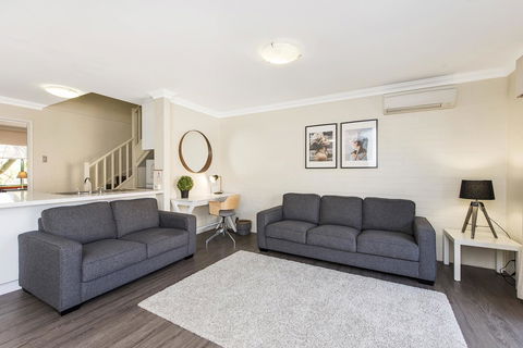 Subiaco Village 30 - Hotel WA 2