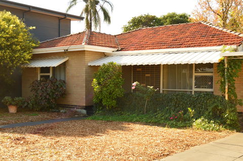 Midgard Cottage - Great Location & Close To Airport - Hotel WA 16