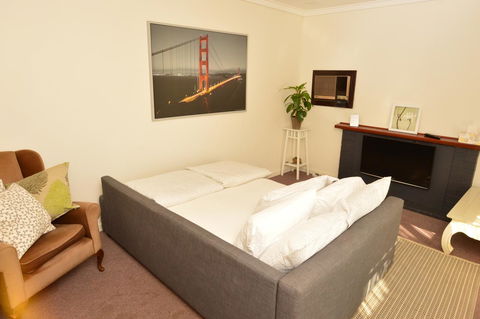 Midgard Cottage - Great Location & Close To Airport - Hotel WA 11