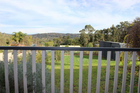Yvonnes Rest Holiday Home - Hotel WA 8