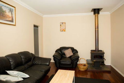 Yvonnes Rest Holiday Home - Hotel WA 7