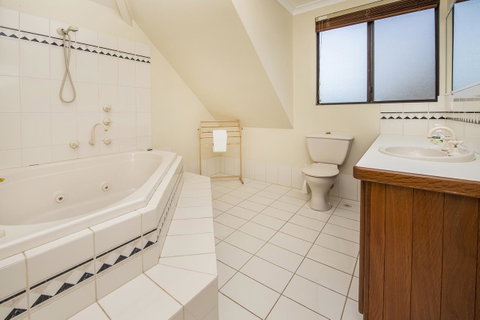 A Hidden Bush Delight - Hotel WA 26