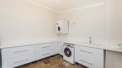 Leisurely Manor - Spacious Three Bedroom Home In Fremantle - Hotel WA 9