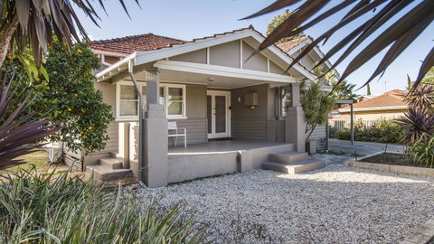 Leisurely Manor - Spacious Three Bedroom Home In Fremantle - Hotel WA 16