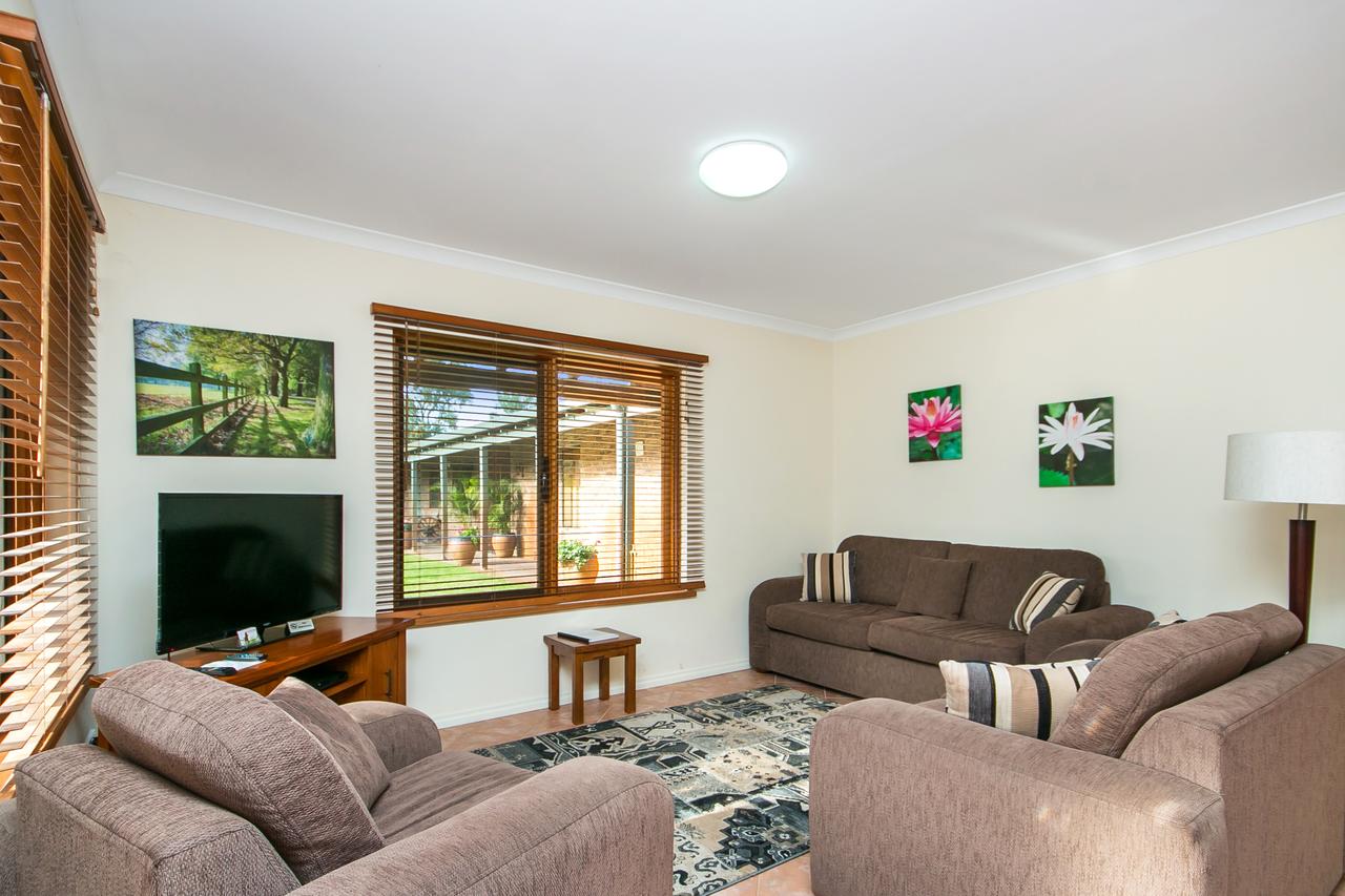 Haynes WA Hotel WA