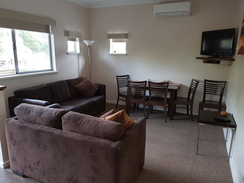 Adamsons Riverside Accommodation - Hotel WA 38