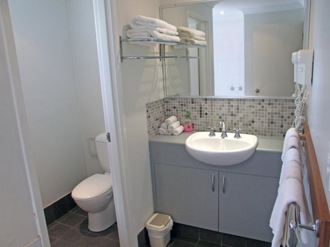 Adamsons Riverside Accommodation - Hotel WA 28