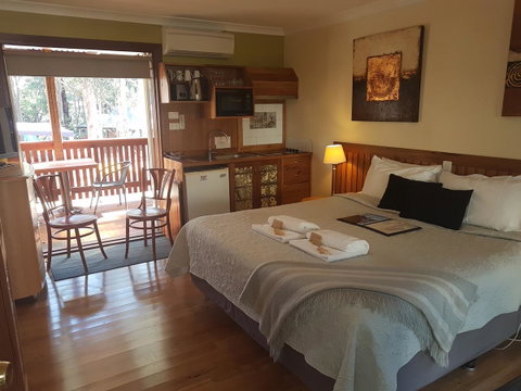 Adamsons Riverside Accommodation - Hotel WA 17