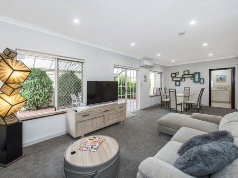 Luxury Federation Style Home - Sleeps 10 - Hotel WA 3