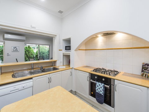 Luxury Federation Style Home - Sleeps 10 - Hotel WA 5
