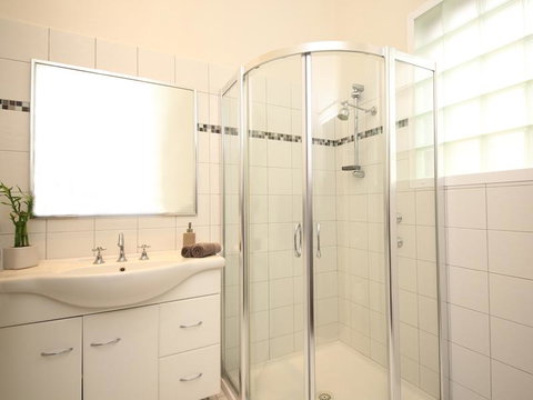 Dawson Accommodation - Hotel WA 4