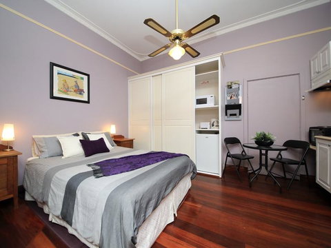 Dawson Accommodation - Hotel WA 0