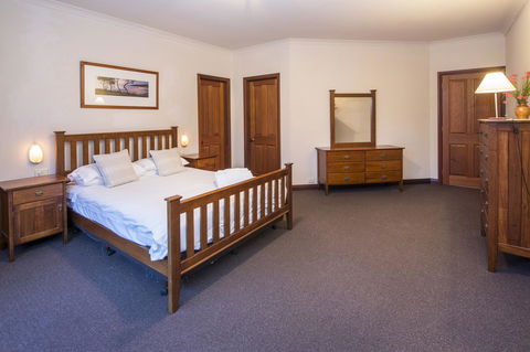 53 Martina Drive - Hotel WA 19