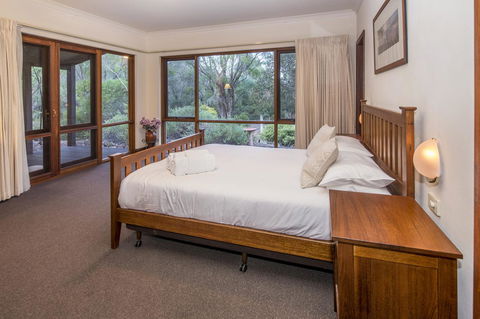53 Martina Drive - Hotel WA 18