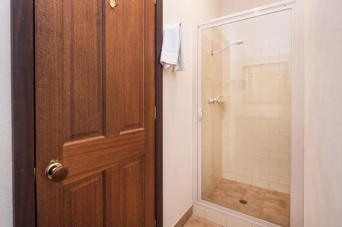 53 Martina Drive - Hotel WA 21