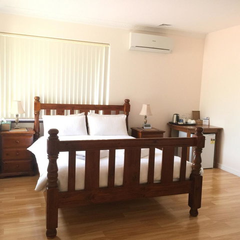 The Royal Dolphin Bed & Breakfast Safety Bay - Hotel WA 4
