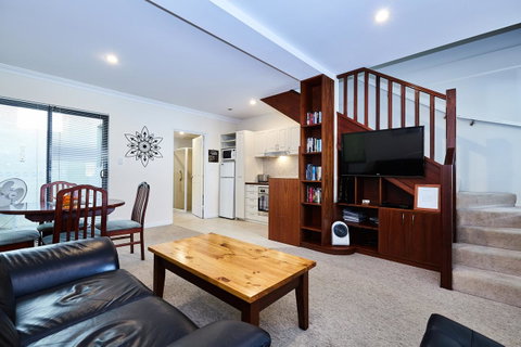 Fremantle Townhouse Unit 4 - Hotel WA 2