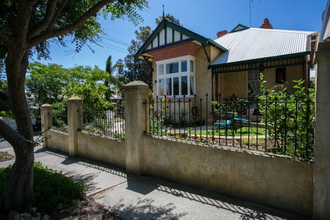 Danum House - Hotel WA 0