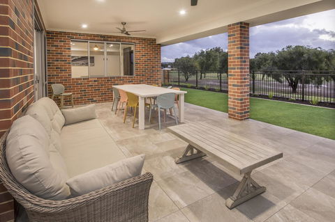 15 Cabot Close - Hotel WA 21