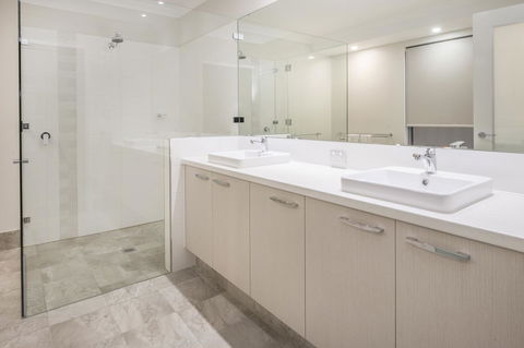 15 Cabot Close - Hotel WA 5