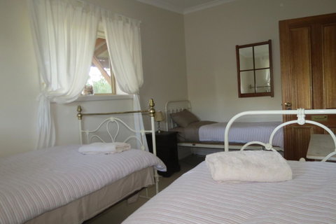Bentwood Olive Grove Accommodation - Hotel WA 5