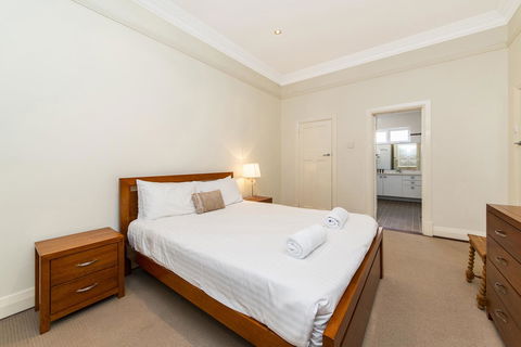 Inner Western Suburbs Retreat - Hotel WA 24