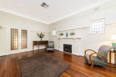 Inner Western Suburbs Retreat - Hotel WA 21