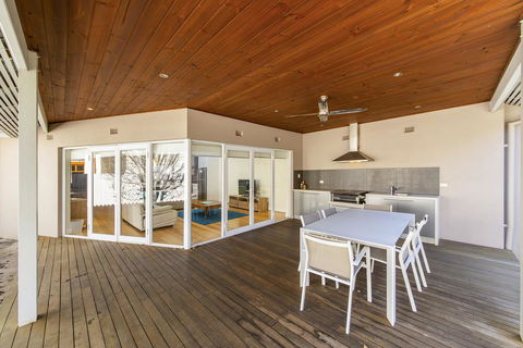 Inner Western Suburbs Retreat - Hotel WA 2