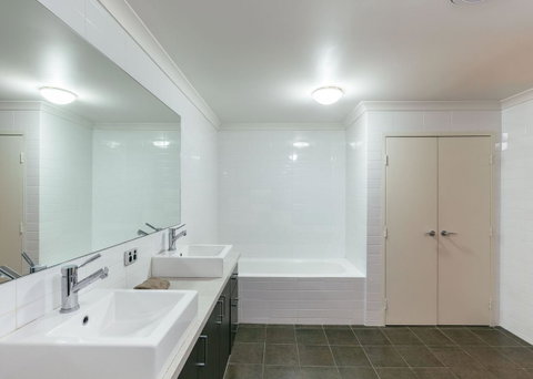 Wray Callan Apartments - Hotel WA 5