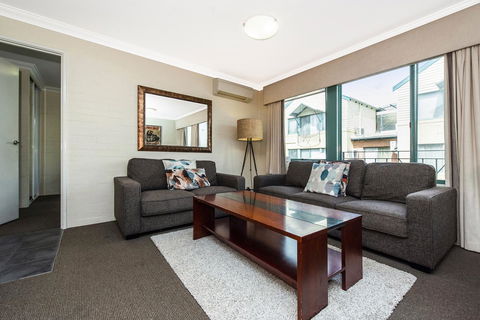 Subiaco Village 18 - Hotel WA 3