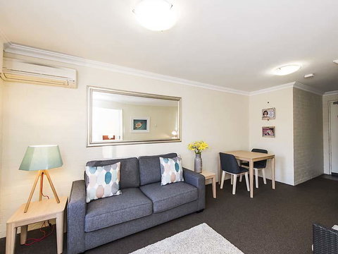 Subiaco Village 28 - Hotel WA 5
