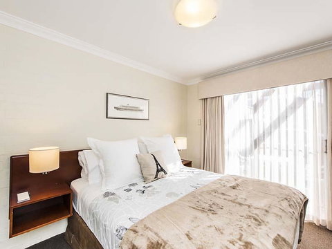 Subiaco Village 28 - Hotel WA 8